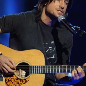 Keith Urban at event of 2005 American Music Awards 2005