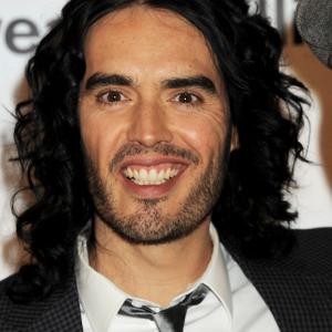 Russell Brand at event of Arthur 2011