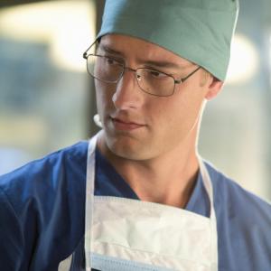 Still of Justin Hartley in Emily Owens M.D. (2012)