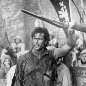 Still of Bruce Campbell in Army of Darkness 1992