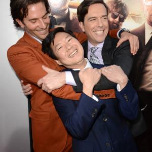 Bradley Cooper, Ken Jeong and Ed Helms at event of Pagirios 3: velniai zino kur (2013)