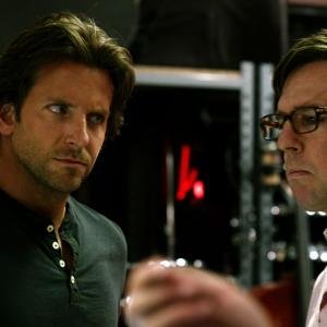 Still of Bradley Cooper and Ed Helms in Pagirios 3 velniai zino kur 2013