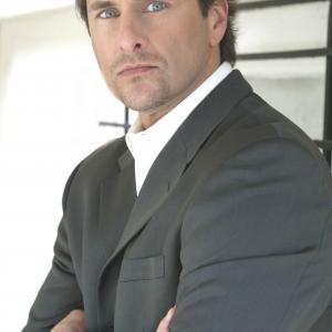 Mike Macoul as Federal Agent Detective