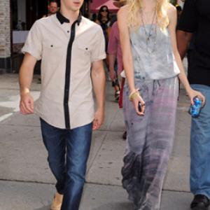 Taylor Momsen and Connor Paolo at event of Liezuvautoja (2007)