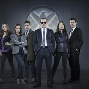 Still of Ming-Na Wen, Clark Gregg, Iain De Caestecker, Brett Dalton, Chloe Bennet and Elizabeth Henstridge in Agents of S.H.I.E.L.D. (2013)