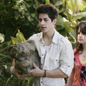 Still of David Henrie and Selena Gomez in Wizards of Waverly Place The Movie 2009