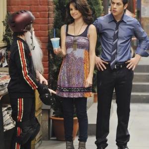 Still of David Henrie and Selena Gomez in Wizards of Waverly Place (2007)