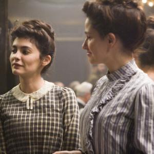 Still of Marie Gillain and Audrey Tautou in Coco avant Chanel 2009