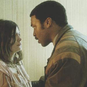 Still of Chiwetel Ejiofor and Audrey Tautou in Dirty Pretty Things (2002)