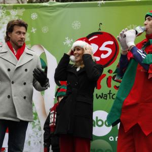 BJ Lange hosting the Elf Party World Record Attempt at Bryant Park NYC for ABC Familys 25 Days of Christmas with Jenny McCarthy  Dean McDermott