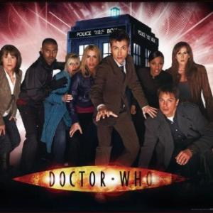 John Barrowman, Noel Clarke, Camille Coduri, Billie Piper, Elisabeth Sladen, Catherine Tate, David Tennant and Freema Agyeman in Doctor Who (2005)