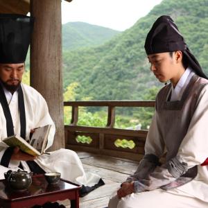 Still of Gyu-ri Kim and Yeong-ho Kim in Mi-in-do (2008)