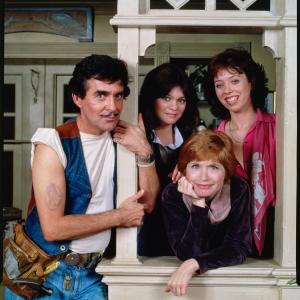 Valerie Bertinelli, Bonnie Franklin, Pat Harrington Jr. and Mackenzie Phillips at event of One Day at a Time (1975)