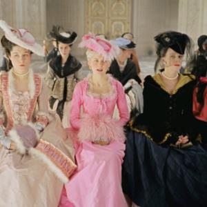 Still of Kirsten Dunst, Judy Davis and Mary Nighy in Marie Antoinette (2006)