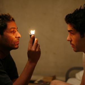 Still of Hichem Yacoubi and Tahar Rahim in Pranasas 2009