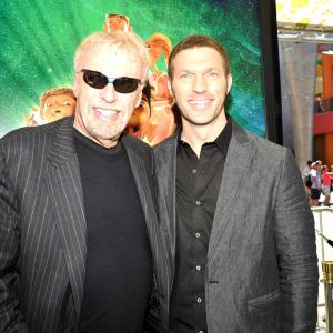 Travis Knight at event of Paranormanas (2012)