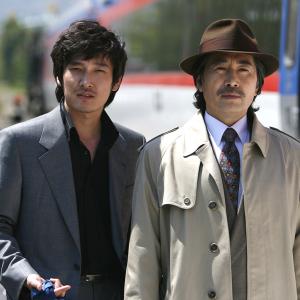 Still of Seungwoo Cho and Yunshik Baek in Tajja 2006