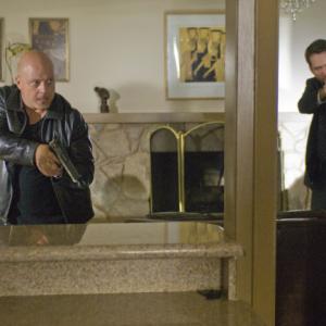 Still of Michael Chiklis and David Rees Snell in Skydas (2002)