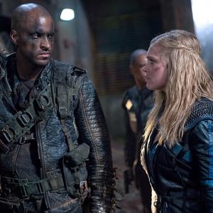 Still of Ricky Whittle and Eliza Taylor in The 100 (2014)