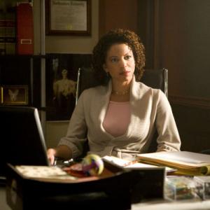 Still of Gloria Reuben and Karen Neal in Raising the Bar 2008