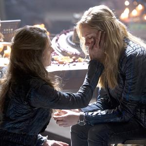 Still of Paige Turco and Eliza Taylor in The 100 (2014)