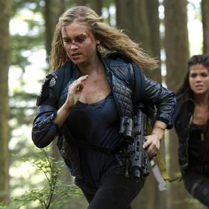 Still of Eliza Taylor and Marie Avgeropoulos in The 100 (2014)