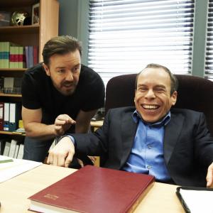 Still of Warwick Davis and Ricky Gervais in Life's Too Short (2011)
