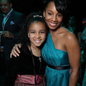 Anika Noni Rose and Elizabeth Dampier at event of The Princess and the Frog 2009
