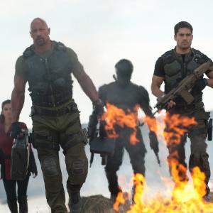 Still of Dwayne Johnson, Ray Park, D.J. Cotrona and Elodie Yung in Eilinis Dzo. Kerstas (2013)