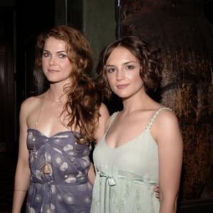 Rachael Leigh Cook and Keri Russell at event of Into the West (2005)