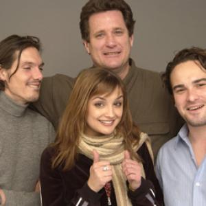 Rachael Leigh Cook, Lukas Haas, Johnny Galecki and Mark Illsley at event of Bookies (2003)