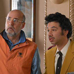 Still of Jeffrey Tambor and Al Madrigal in Welcome to the Captain 2008