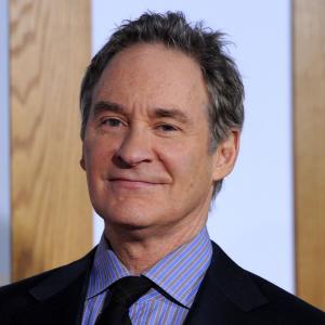 Kevin Kline at event of Be isipareigojimu 2011