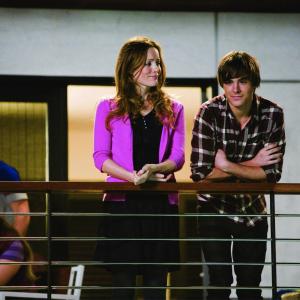Still of Leslie Mann and Zac Efron in Vel septyniolikos 2009