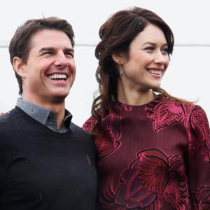 Tom Cruise and Olga Kurylenko at event of Uzmirstieji (2013)