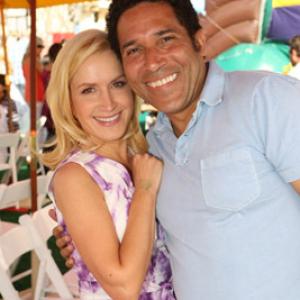 Oscar Nuñez and Angela Kinsey at event of Furry Vengeance (2010)