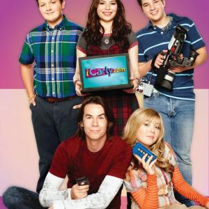 Still of Nathan Kress Jerry Trainor Miranda Cosgrove Jennette McCurdy and Noah Munck in iCarly 2007