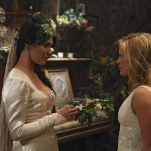 Still of Michelle Forbes and Anna Paquin in Tikras kraujas 2008