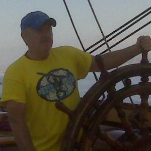 At Gable's and Brando's helm...(the wheel was used in both versions of MUTINY ON THE BOUNTY)