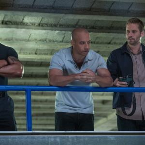 Still of Vin Diesel, Dwayne Johnson and Paul Walker in Greiti ir isiute 6 (2013)