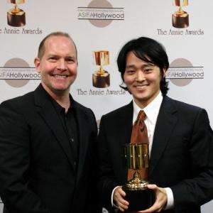 Presenter Mike Henry and TV writing recipient Daniel Chun