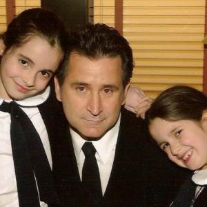 On the set of Without A Trace with Vanessa Marano Anthony LaPaglia and Laura Marano