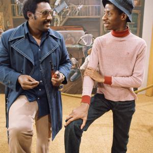 Still of Ernie Barnes and Jimmie Walker in Good Times 1974