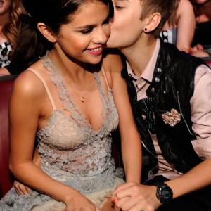 Selena Gomez and Justin Bieber at event of Teen Choice 2011 (2011)