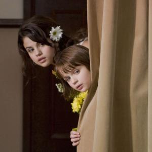 Still of Selena Gomez and Joey King in Ramona and Beezus (2010)