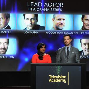 Carson Daly and Mindy Kaling at event of The 66th Primetime Emmy Awards (2014)