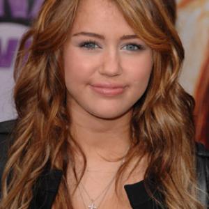 Miley Cyrus at event of Hana Montana filmas 2009