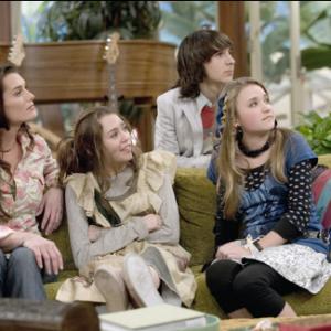 Still of Brooke Shields Emily Osment and Miley Cyrus in Hannah Montana 2006