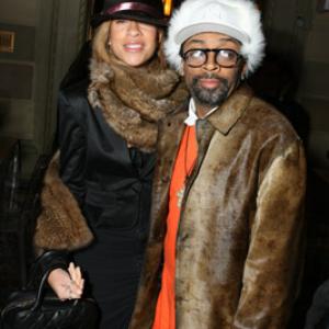 Spike Lee and Tonya Lewis Lee at event of Dreamgirls 2006
