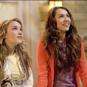 Still of Emily Osment and Miley Cyrus in Hannah Montana 2006